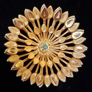 Vintage Gold Tone Leaf Arrow Flower Brooch
